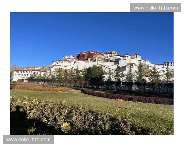 拉瓦勒的浪漫之约，图尔的古韵回响：一场法兰西的邂逅之旅